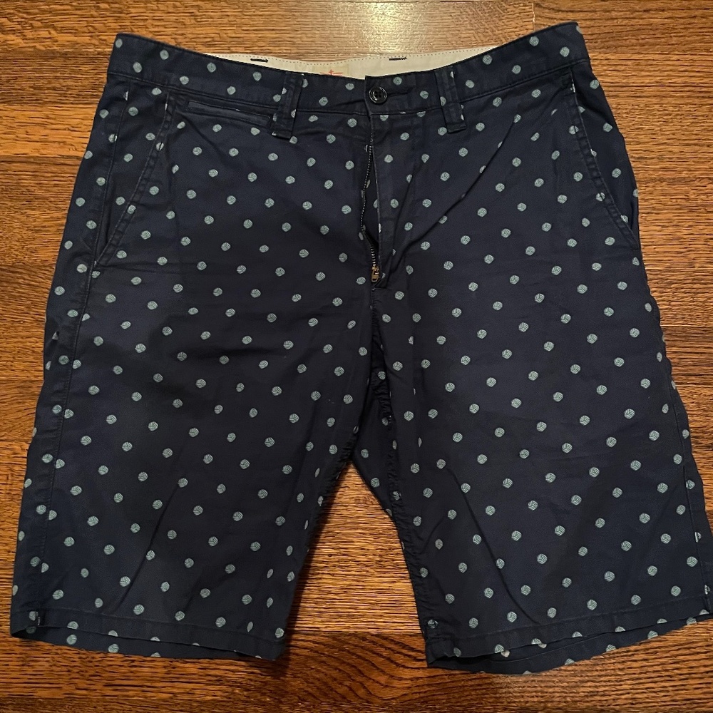 Dockers 32 Khaki Patterned Shorts